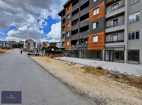 Magna'dan Parlayan Yıldız Kayapa'da Satılık Dükkan