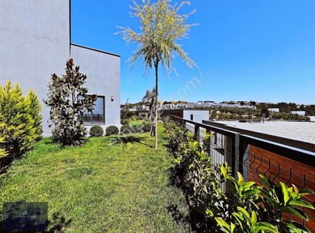 Magna Centerdan Bademli Mürselde Panoramik Manzaralı 4,5+1 Villa