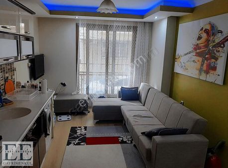 3 Kuyular Meydan Ve Hasanağa Bahçesi Yakını Balkonlu 1+1 Eşyalı