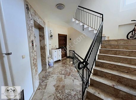 Hilal Gayrimenkul'den Meydankavağında Tadilatlı Çok Geniş*3+1*