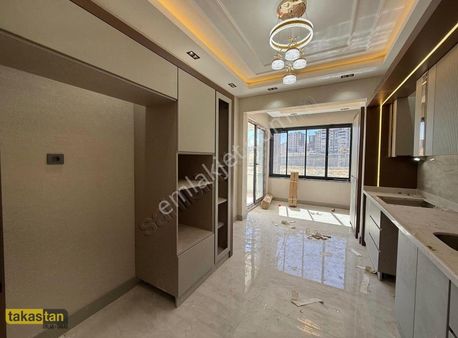 Göktürk Mah. Konumu İle Öne Çıkan 2.5+1 Ultra Lüks Satlık Daire