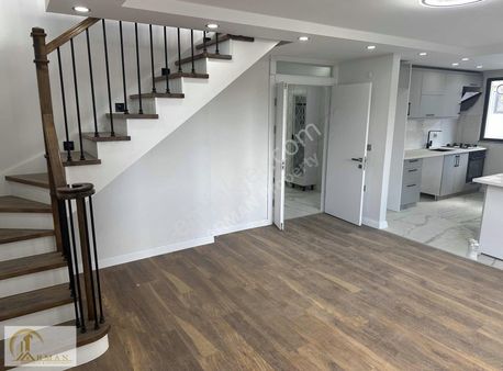 Beşiktaş Dikilitaş'ta Satılık 4+1 Dubleks Daire
