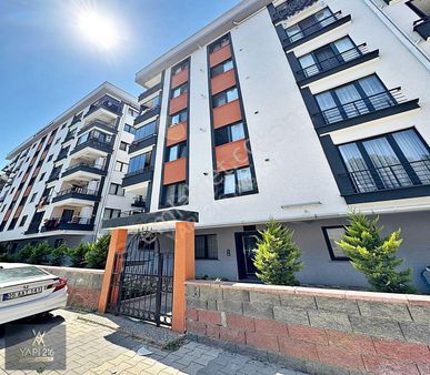 Çekmeköy'de Butik Sitede İskanlı Otoparklı 3+1 Satılık Daire