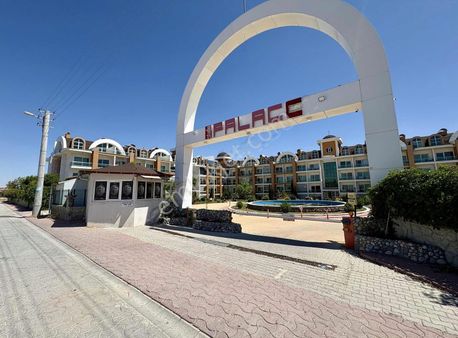 Özlem Yardımcı'dan Stüdyo Palace'de Kiralık Eşyalı 2+1 Daire