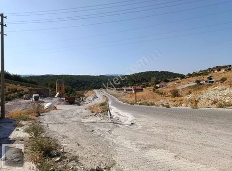 Işık Ofisten Gördes De Köy İçi İmarli 3 Adet Tek Tapu Arsa