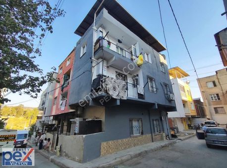 Gaziemir'de 1+1 Satılık Daire