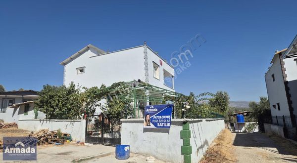 Bornova Yakaköyde Doğanın İçinde Satılık 3+1 Müstakil Ev