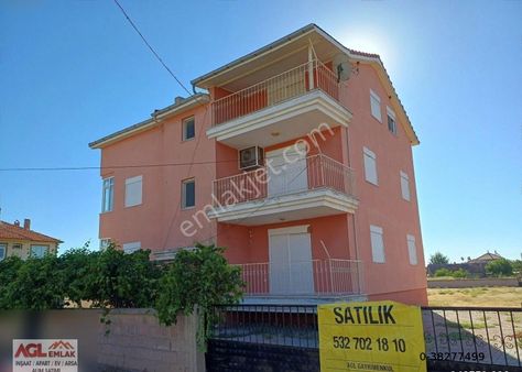 Çivril Kızılcasögütte Müstakil 2kat Ve Çatı Katlı Ev