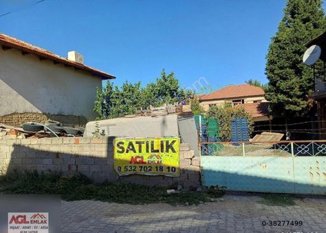 Çivril Kızılcasögütte Konumu İyi Müstakil Ev Satılıktır