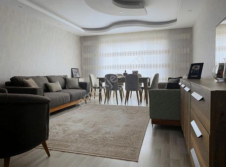 Kıvanç Emlaktan Yakacıkta Lüks Kullanışlı Satılık Daire