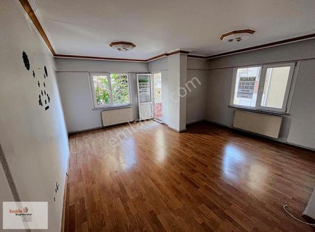 Maltepe Zümrütevlerde 3+1 Öziş Bloklarında 120 M2 2.kat Temiz