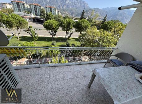 Kuşlubahçe'de Önü Açık 3+1 Geniş Masrafsız Satılık Daire