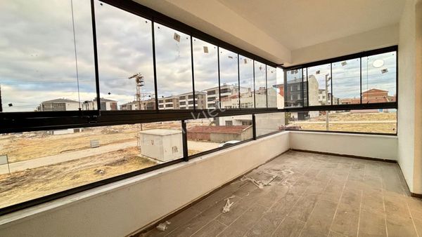 !! Recep Ümit Emlak'tan Tarih Bulvarı Yakınında Özel Garajlı 2+1 (sıfır) Ferah Daireler !!