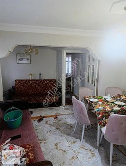 Gökbaş Emlaktan Prof.naci Şensoy Cad.satılık 2+1 Kombili 4.kat