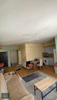 Üniversite Karşısı * 3 Kat * 2+1