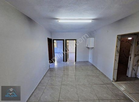 Selanik'ten Küçükdikili De Kiralık Geniş Bahçeli 3+1