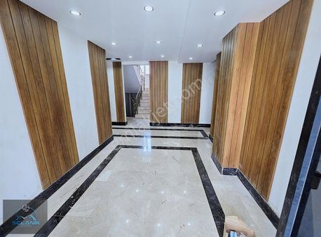 Gelincik Caddesi 1+1 Sıfır Bina