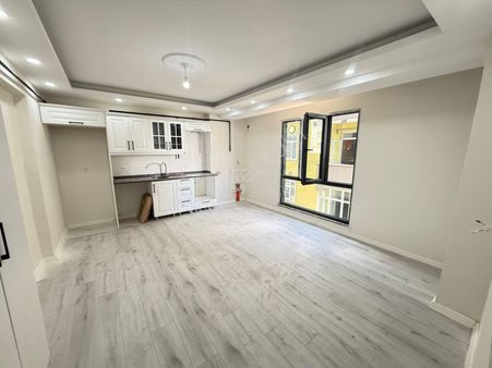 Gümüş Grouptan Gmkp De Kuba Camı Yakını 1+1 Arakat