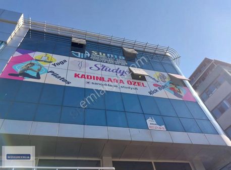 Anacadde Cepheli Asansörlü 225m2 Plaza Katı