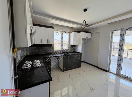 29 Ekim Mahallesin'de Park Cami Yakını Ara Kat 3+1 Lüx Daire