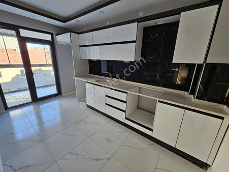 *genç Grup* Çamlıca Tombakzade Yakını Yüksek Kredili Yerden Isıtma 2+1