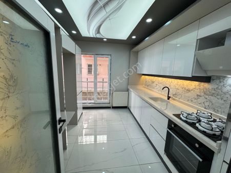 Mareşal Çakmak Mh'de 3+1 Bağımsız Ultralüx E.banyolu Tren Yakını