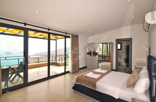 Kalkanın En Prestijli Konumunda Deniz Manzaralı 4+1 Villa!