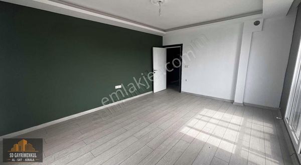 Otobüs Durağı Önünde, Pazaryeri Yanında 2+1 Daire