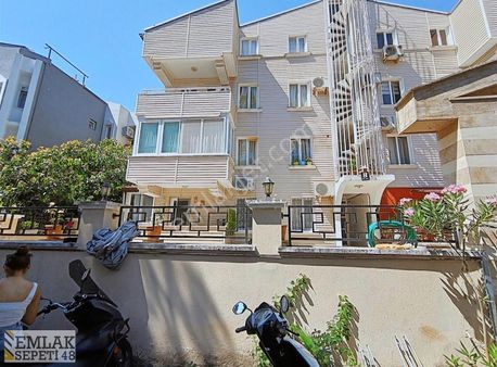 Marmaris Sitelerde Satılık 2+1 Ortak Yüzme Havuzlu Daire