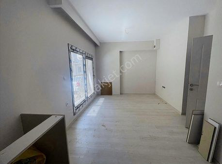 1+1 Bahçeli Ege Üni. Yakını Sıfır Daire