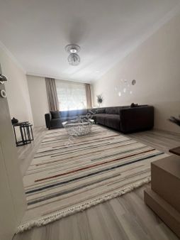 Ertaş Caddesi Üzerinde Satılık 4+1 Yeni Sahibini Bekliyor…