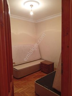 Şen Emlaktan Erenler Çarşamb Pazarına Yakın Belediye Civarı 5 Katlı 1. Katı Yüksek Giriş 3+1 130m2