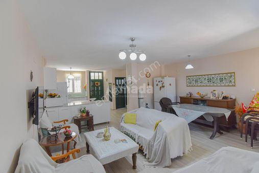 Kuşadası Sahil Siteleri Anı Sitesi'nde Geniş 4+1 Villa