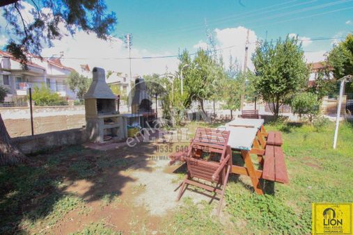 Erdek Sahil Mahallesinde Nezih Site İçerisinde Satılık Ferah 2+1 Daire