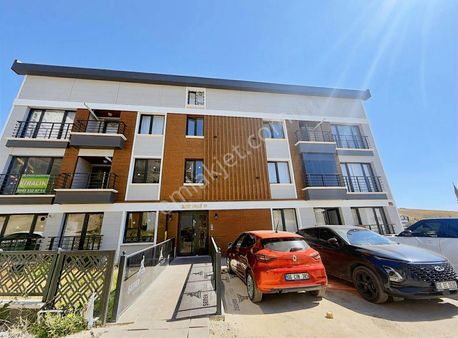 Pogadan Kızılcaşarda Geniş Balkonlu Bağımsız Mutfaklı 1+1