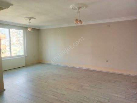 Lemas Emlak : Cumhuriyet Mah Doğalgazlı 3+1 Geniş Daire