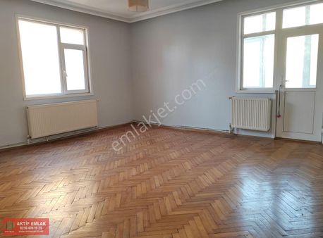 Aktif Emlak'tan U.mumcu'da 3+1 Merkezde Kiralık Daire