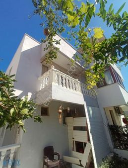 Denize Ve Merkeze Yürüyüş Mesafesinde Mükemmel Konumlu Villa