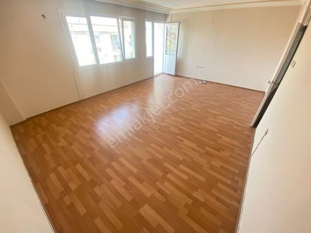 Buca Efeler Mah.de Şirinyer Merkez Yakını 2+1 95m2 Ayrı Mutfak Havadar Kiralık Daire