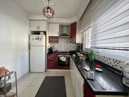 Lisans'dan_bahçeşehir'de_3+1_geniş_.oturmlu_cephelri_açık_fırsat