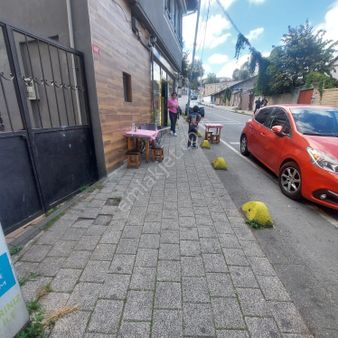 Tarabyaüstü Ömürtepe İşlek Caddede Kiralık 45m2 İşyeri Dükkan