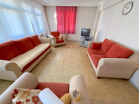 Marmara'dan Edirne Mithat Vardar Caddesi Eşyalı 3+1 Kiralık Daire