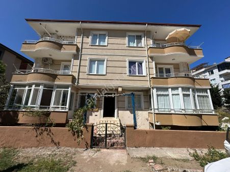 Referans'dan, Aziziye'de Müstakil Bahçeli, Cam Balkonlu Ön Cephe 1+1