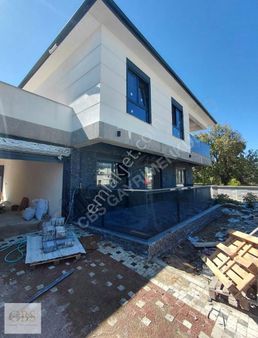 Güzel Konumda Tekil Villa Site