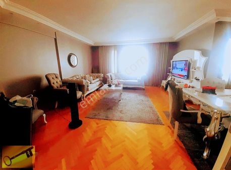 Kozyatağı'nda Satılık 4+1 Şık Ve Bakımlı Daire