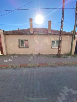 Dağlı Gayrimenkul’den Ayvalık Altınova’da Müstakil Bahçeli Ev !!