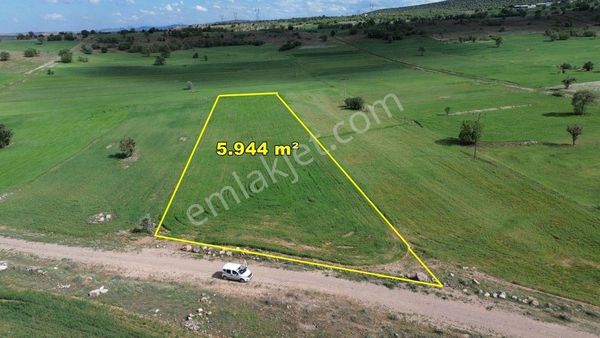 Akören Tülce De 5.944 M2 Müstakil Tapulu Tarla