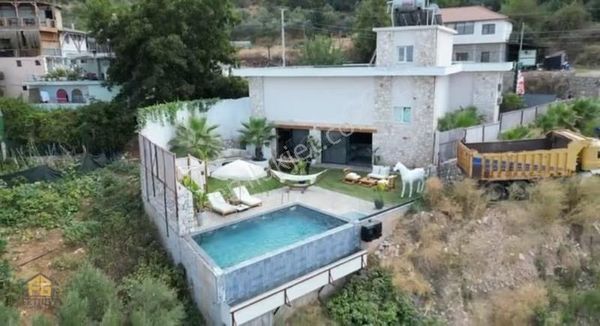 Fethiye Faralyada Ticari İşletmeye Uygun Villa Tesisi