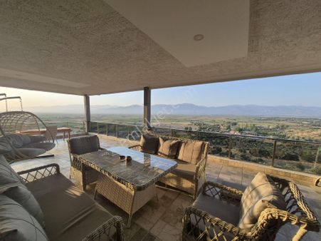 13 Dönüm Arazi İçerisinde Özel Yapım Satılık Müstakil Ev