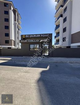 Karabağ'dan ! Lüx Site İçerisinde Ara Katta 2+1